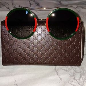 AUTHENTIC GUCCI SHADES LIKE NEW